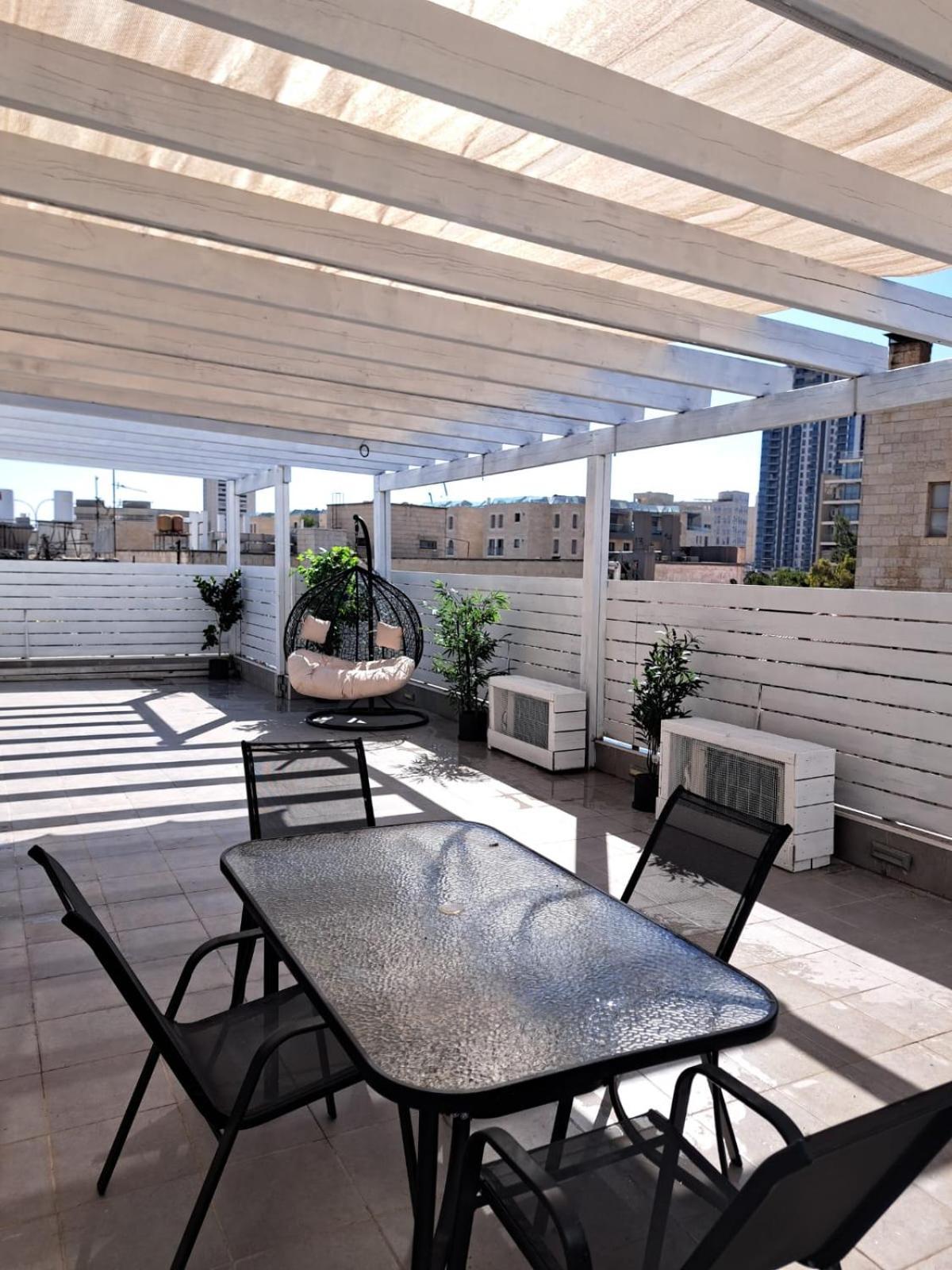 Authentic One Bedroom Apartment In City Center Kudüs Dış mekan fotoğraf